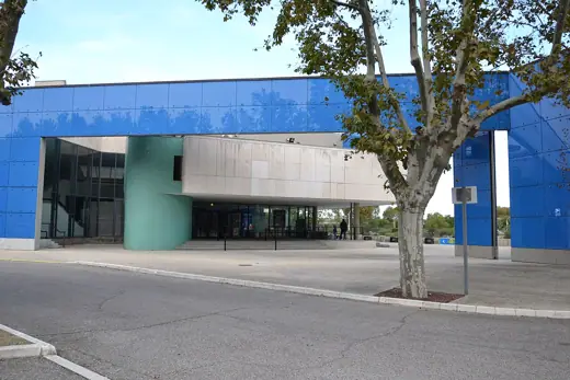 Photo 2: Exterior · entrée du musée Arles Antique