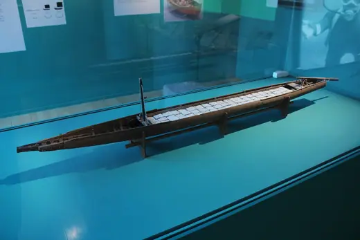 Photo 8: Model · Maquette d'épave d'un chaland de 31 mètres