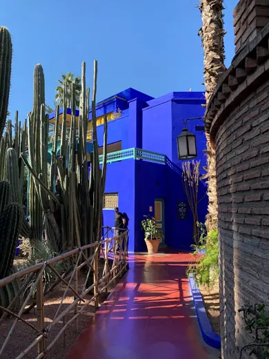Photo 3: Exterior · Yves Saint Laurent Museum in Marrakesh, Haus im Garten des Museums