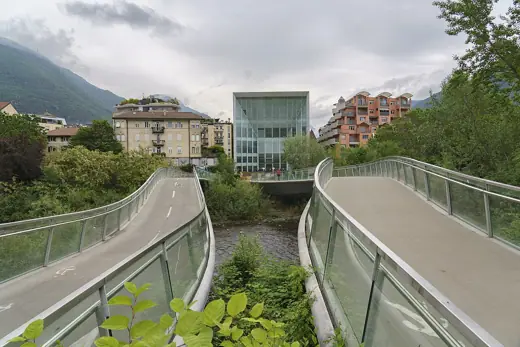Photo 4: Exterior · Brücke zum Museion, Bolzano