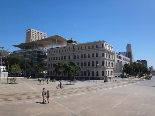 Photo 2: Exterior