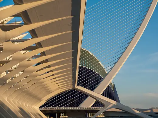 Photo 3: Exterior · Agora und Museo de las Ciencias Príncipe Felipe in der Ciudad de las Artes y las Ciencias in Valencia