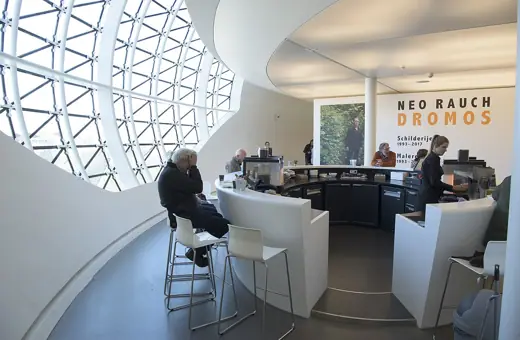 Photo 3: Exterior · Interieur Museum de Fundatie