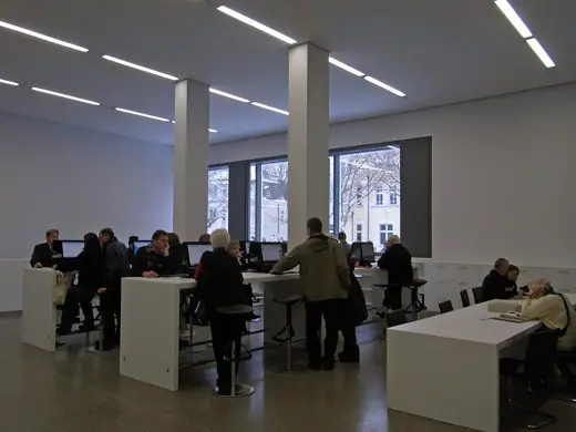 Photo 6: Interior · Readingroom