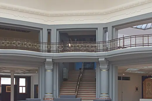Photo 5: Interior