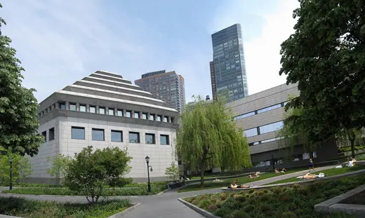 Photo 3: Exterior