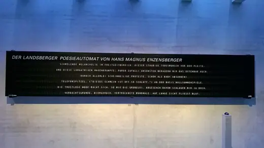Photo 5: Interior · Landsberger Poesieautomat im Foyer des Literaturmuseums der Moderne in Marbach a
