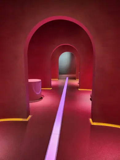 Photo 6: Interior · Corridor