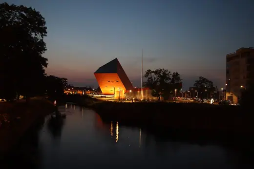 Photo 4: Exterior · Gdańsk - Museum of the Second World War