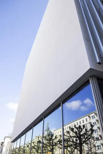 Photo 2: Exterior