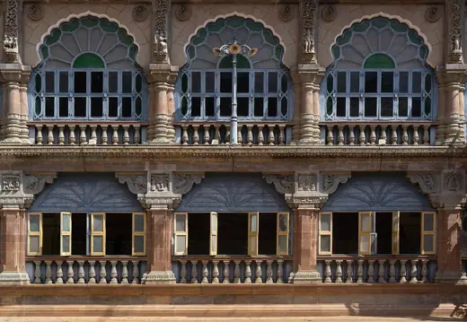 Photo 3: Interior