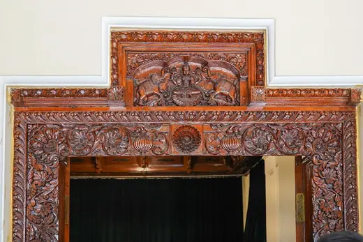 Photo 4: Interior