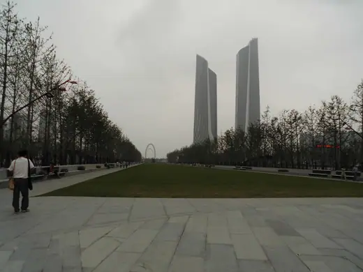 Photo 3: Exterior