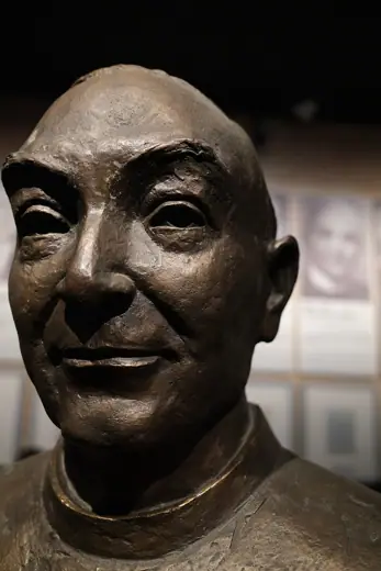 Photo 3: Interior · Bust of John G