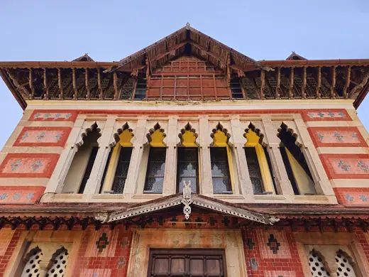 Photo 3: Exterior