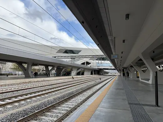 Photo 2: Exterior · Il piano banchine della stazione AV di Napoli Afragola