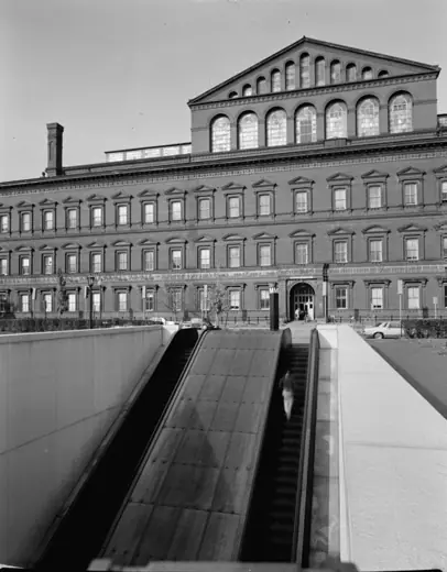 Photo 5: Exterior · 27