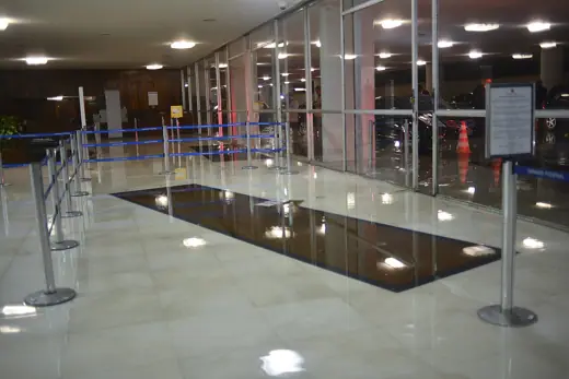 Photo 6: Interior