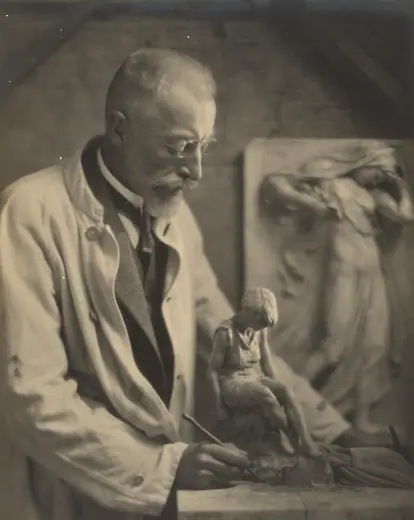 Photo 6: Detail · Jack Cato, Lucien Decheneaux, 1924, gelatin silver photograph 37.6 × 30.0 cm (image and sheet)