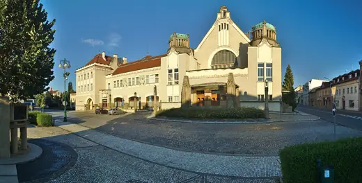 Photo 6: Context