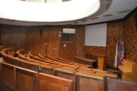 Photo 5: Interior