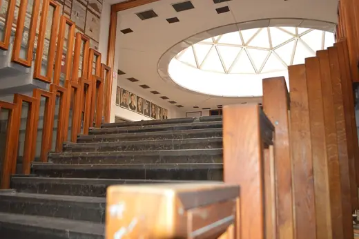 Photo 6: Interior