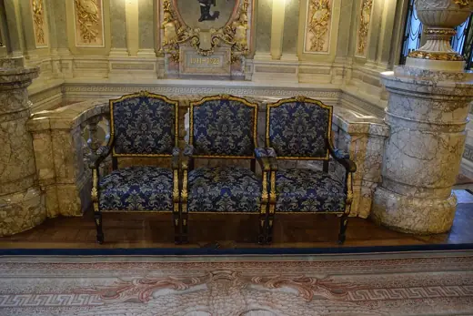 Photo 5: Interior