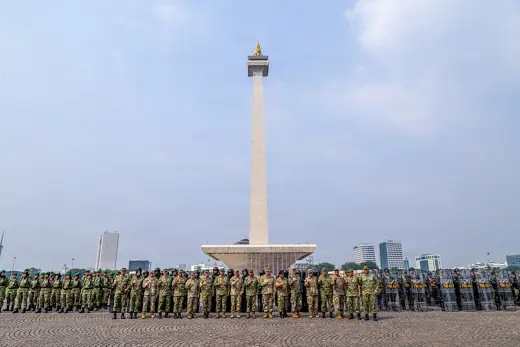 Photo 2: Exterior · Indonesian military leaders, U.S