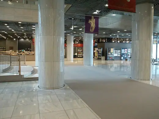 Photo 5: Interior