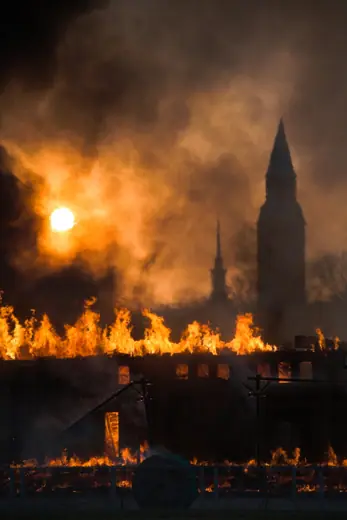 Photo 2: Exterior · The VR warehouses on fire on May 5th 2006