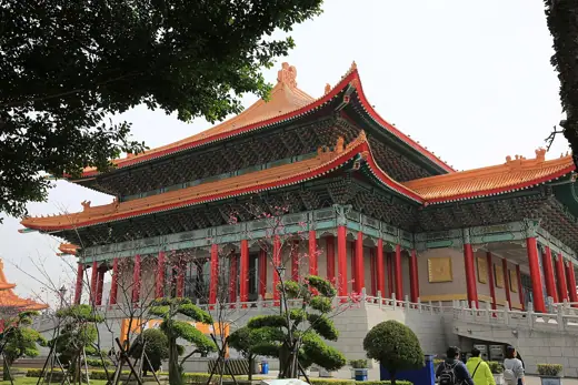 Photo 3: Exterior