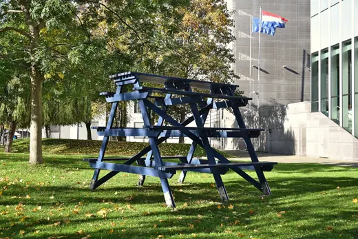 Photo 5: Detail
