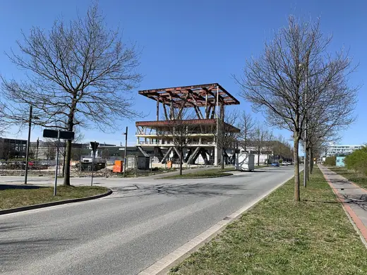 Photo 6: Context · Blick über den Boulevard de Montréal auf die London Street in Hannover-Mittelfeld