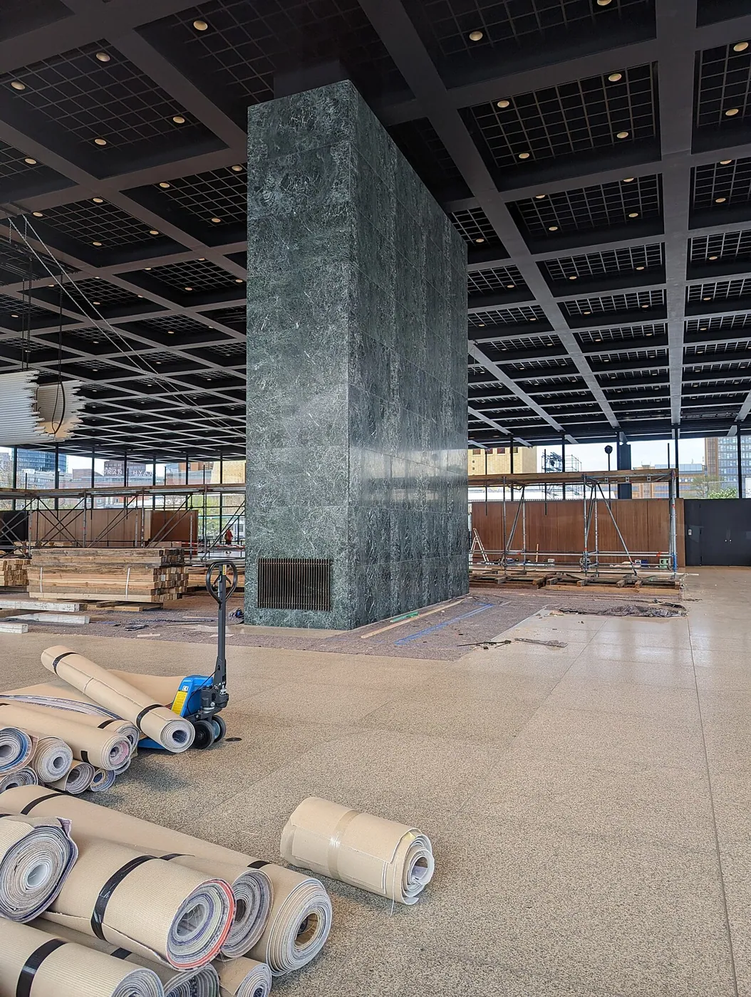 Neue Nationalgalerie: Interior · Inside of the Neue Nationalgalerie during renovation in 2023