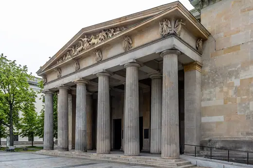 Photo 3: Exterior