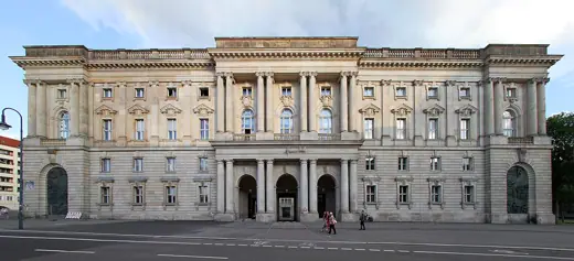 Photo 2: Exterior