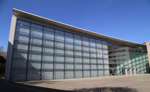Photo 3: Exterior