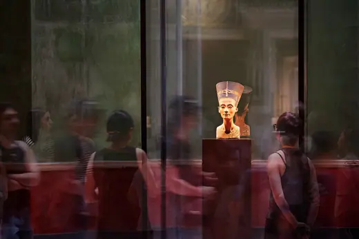 Photo 5: Interior · Bust of Nefertiti, Neues Museum, Berlin, Germany