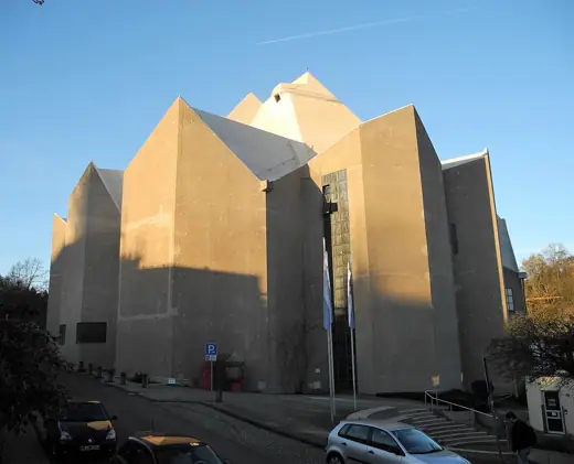 Photo 2: Exterior · Velbert-Neviges, Löher Straße, Wallfahrtskirche von Süden
