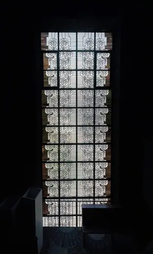 Photo 5: Interior · Innenansicht der Wallfahrtskirche Maria Königin des Friedens in Neviges