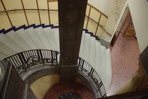 Photo 5: Interior