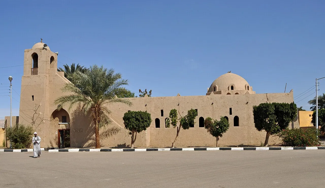 New Gourna Village: Exterior · Gurna (Luxor, Egypt): the mosque (architect: Hassan Fathy)