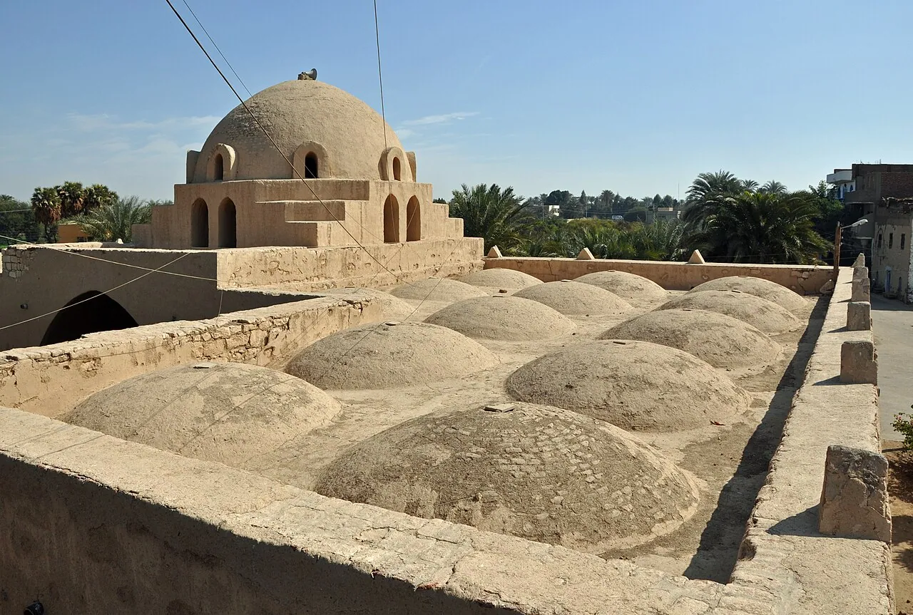 New Gourna Village: Exterior · Gurna (Luxor, Egypt): the mosque (architect: Hassan Fathy)
