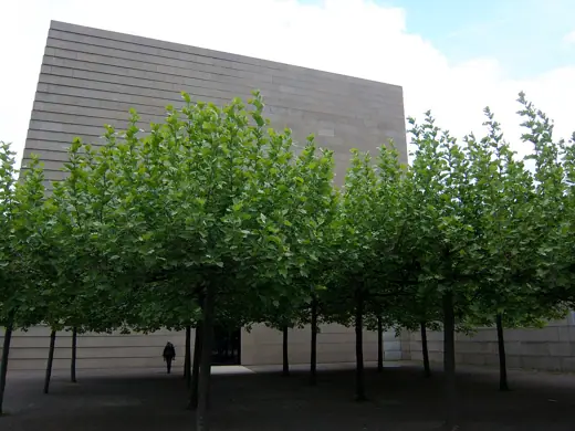 Photo 4: Exterior · New Synagogue courtyard