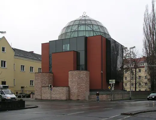 Photo 3: Exterior