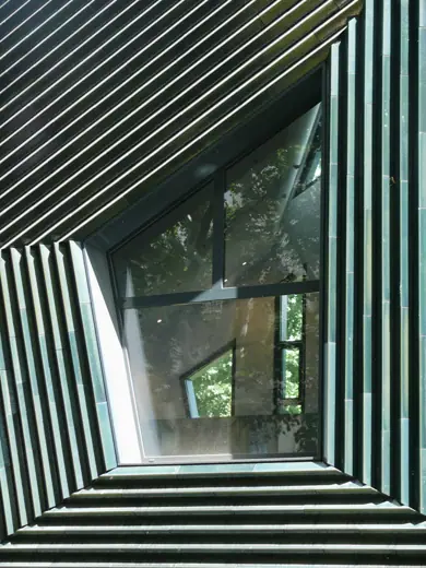 Photo 5: Interior
