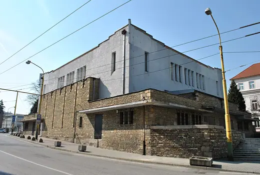 Photo 5: Context
