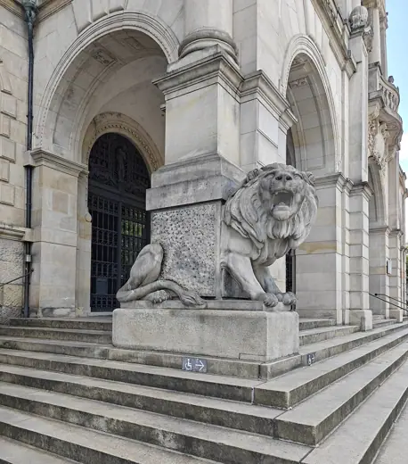 Photo 3: Exterior · Hannover Neues Rathaus