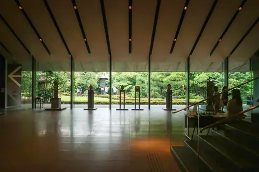 Photo 6: Interior