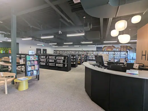 Photo 4: Interior · The inside of the Stamford Centre Community Centre library in Niagara Falls, Ontario